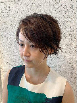 DAMANI 表参道 髪質改善/ヘッドスパ/ハイライト/白髪染め/白髪ぼかし/縮毛矯正 似合わせカット/ミディアムレイヤーカット[表参道駅]