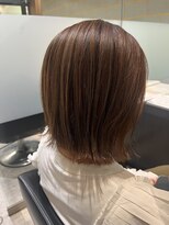 アヴァンス アリオ鳳店(AVANCE) 白髪ぼかしハイライト+切りっぱなしボブ