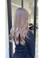 ナナ(NANA) ベージュ/ケアブリーチ/ホワイトブロンド/外ハネボブ/美髪