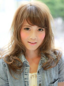 グランデュール 藤枝店(GRANDEUR) 軽やかに重なるカールが可愛い抜け感ロング