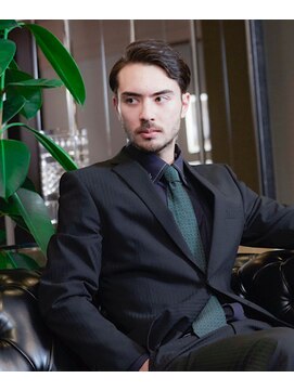 ネクサス ブライトンホテル店 新浦安 髭との相性を考えつくした精悍ビジネスショート