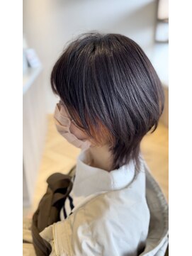 アートヘアーコルソ art hair CORSO インナーカラーで遊びを入れたウルフヘア♪