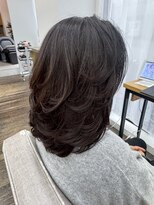 カシー(Casii) 60代ミディアムロングレイヤーでエレガントに