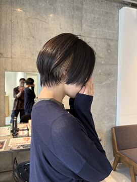 ミリ(milli Produce by ITAKURA) インナーカラーショートヘア