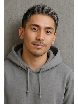 白髪ぼかし×髭のある男性にオススメ万能ショート