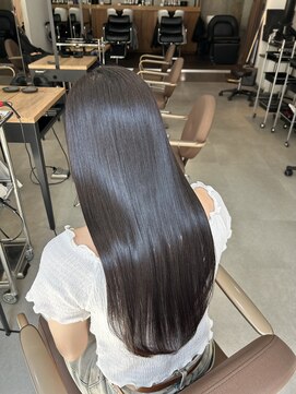 サクラ オモテサンドウ(SAKURA) 縮毛矯正や髪質改善で赤ちゃんのようなしなやかまとまる艶髪に！