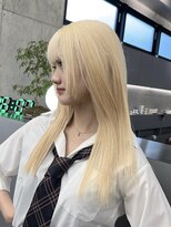 ローレン(Lolen.) ホワイトブロンド/さらさらストレートヘア しまゆー