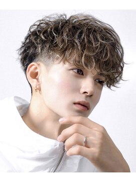 アストラ(ASTRA) MEN’S HAIR/サーフカール/刈り上げセンターパート/札幌