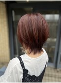 【ウルフ感のあるショートボブ×インナーカラーでこなれ感◎】