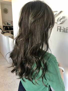 ゼ シール(Ze seal) 30代40代人気！セミロングハイライト赤味消しカーキ系カラー