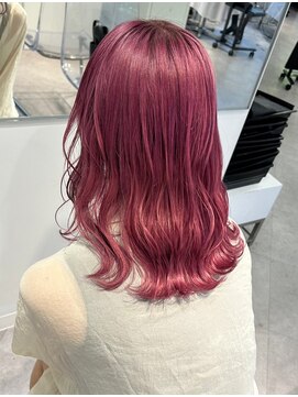 ユーフォリア 渋谷グランデ(Euphoria SHIBUYA GRANDE) ハイトーン ブリーチ ピンクカラー レイヤーカット