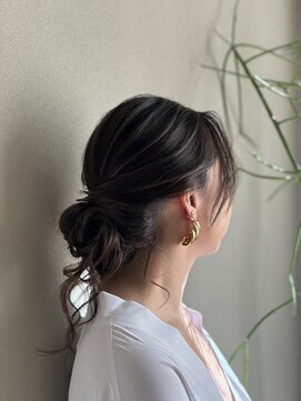 エメティ(Aimerty) 下めシニョン