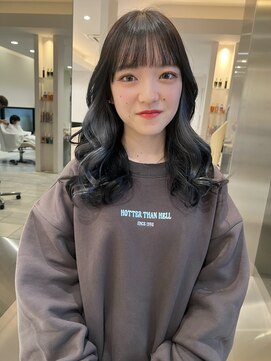 ウシワカマル ミライ(USHIWAKAMARU MIRAI) 透明感×インナーカラー