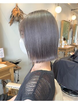 アンリー(Anree) 【Anree】ハイトーングレージュ×ぱつボブ
