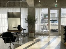 ロニ 真菅店(LONI)の雰囲気（店内は心地の良いカフェの様な、時にはリビングの様な雰囲気。）