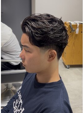 グルーマーズトウキョウ 渋谷店(GROOMER/S TOKYO) ラルフカール　刈り上げセンターパート　メンズパーマ