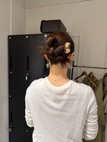 アトレ 福岡大名店(attrait)&nbsp;セミロングのツヤ感ブラウンカラー×こなれた束感カット