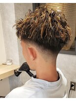 アロー(arrow)&nbsp;メンズツイストパーマ×フェードカット【moemi】