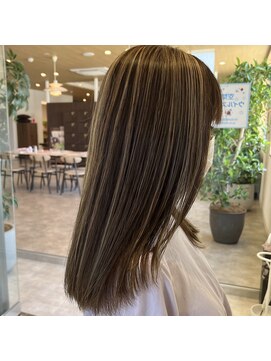 ビスポーク(BESPOKE) 20代30代ハイライトバレイヤージュブリーチ立体感透け感