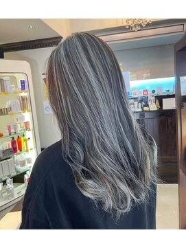 イーエル グランデ(e.ll grande) 【フルウィービング】外国人風ハイライト