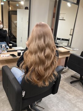 ラフ 難波店(LAFF) #黒髪#ボブルフ#ネビージュ#小顔#ワンレン