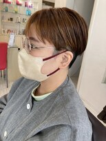 フェイバリットビューティシャルム(Favorite Beauty Charme)&nbsp;刈り上げ女子×白髪ぼかしハイライト×ブリーチ無しカラー