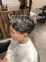 ダンパチバイケンジ(Danpachi by KENJE)&nbsp;センターパート　フェザーパーマ