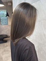 ドゥマン(Demain)&nbsp;上品なツヤと陰影のある髪へ｜細ハイライト×髪質改善