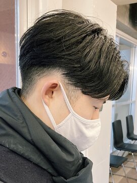 レタッチバイフィフス(RETOUCH by fifth) 原宿ニュアンスパーマ毛流れセンターパート大人色気ビジネスヘア