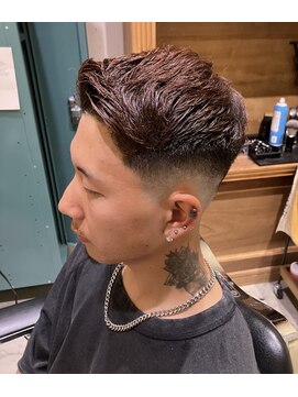 フォーコーナーズ(Four Corners) スキンフェード/バーバー/刈り上げ