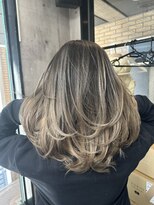 ラフ(LAFF)&nbsp;ブリーチで叶うミルクティーバレイヤージュ圧倒的透明感カラー