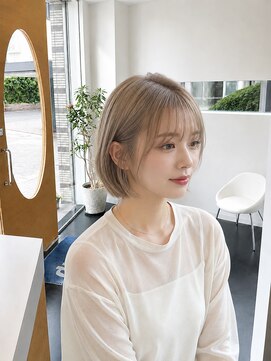 ビーアップヘアー(be:up hair) シースルーバング×ハイトーングレージュボブ