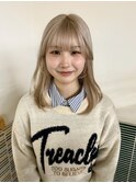 ホワイトベージュ