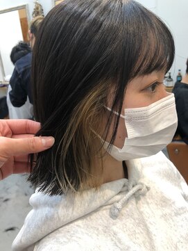 ネイヴィル(navile) ぱつっとボブ×インナーカラー