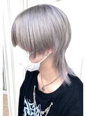 中性的シルバーウルフカットm