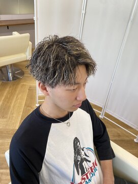 アレス バイ シカ 神戸三宮元町店(ALLES by Cica) 波巻きツイストスパイラルパーマツーブロック刈り上げ