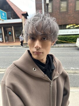 ラック 津田沼(LUCK) シルバー/アッシュ/津田沼/ブリーチ/推し活/成人式/メンズ