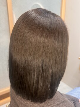 イゾラ(isola) 【isola】質感再整カラー/アッシュブラウン/おしゃれに白髪ケア