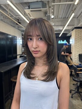 スティーロ 渋谷(Steelo) 海外風レイヤーカット×アッシュオリーブベージュ