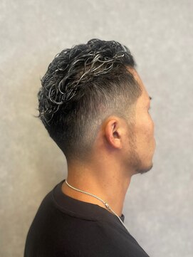 アストロ(ASTRO) 20代30代40代メンズ刈り上げ極道パーマ宮城リョー 夕風パーマ