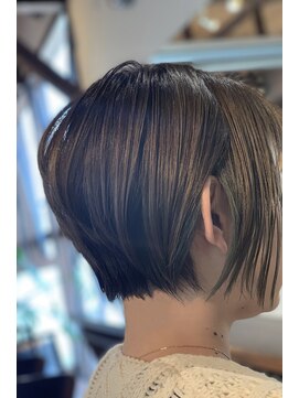 ピースリーヘア バイ カーサ(peathree.hair by CASA) シルエット美×ボーンコントロール