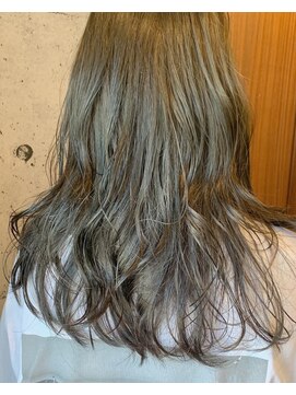 リラ バイ クオーレ(LIRA by CUORE) ハイ透明感グレージュ