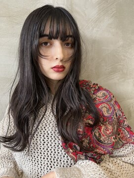 イル(ill) ブルーブラック 黒髪 顔まわりレイヤー