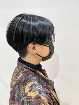 ブロッサム 若葉店(Blossom) ブルーメッシュ刈り上げスタイル