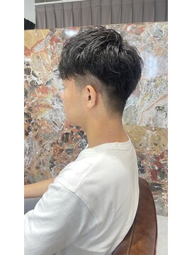 カルナ バイ エルモ(calna by ELMO) スーツ短髪ツーブロック束感モテる黒髪シークレットパーマ流行