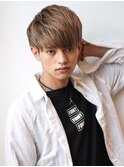 スーツ短髪ツーブロック束感モテるハイトーンシークレットパーマ