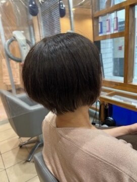 スタジオ アルファプラス 日暮里店(studio α+) ステップボーンカットカットボブショートハイライト日暮里