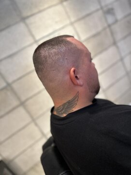 フランクスバーバー アンド ビアークラブ(FRANK'S BARBER and BEER CLUB) バズカット