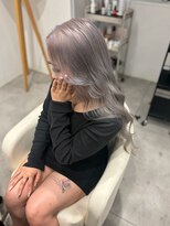 カシェ キョウマチ(cashe’e) シルバーカラー ブリーチカラー ハイトーン