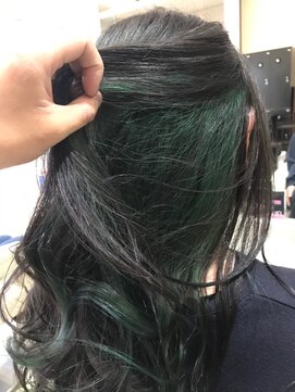 美容室 オルガニーク 沖浜店 greenインナーカラー